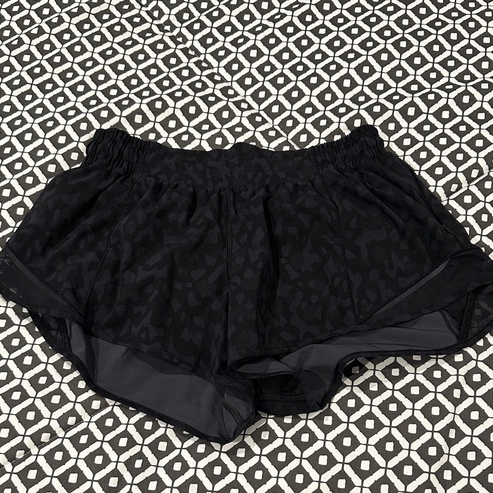 Lululemon hottie hot leopard Shorts